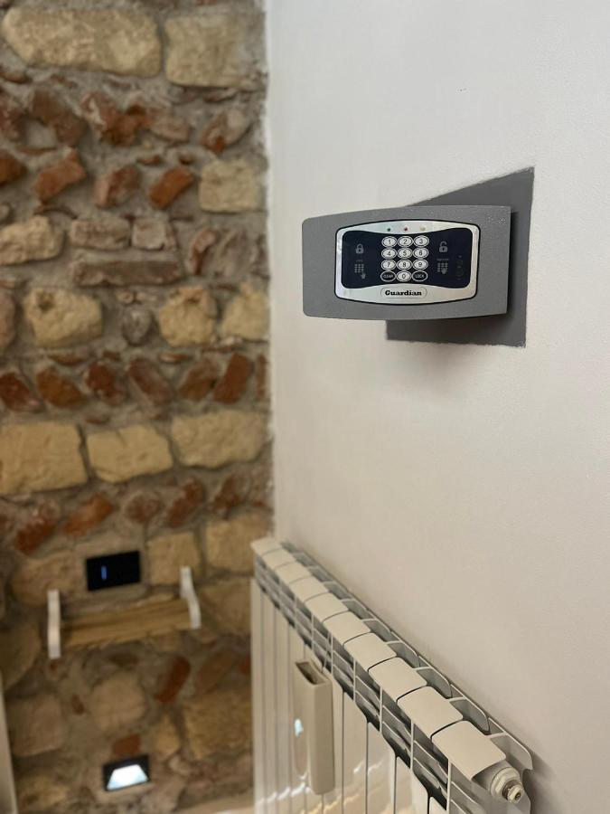 Teodorico Room & Apartment Верона Екстериор снимка