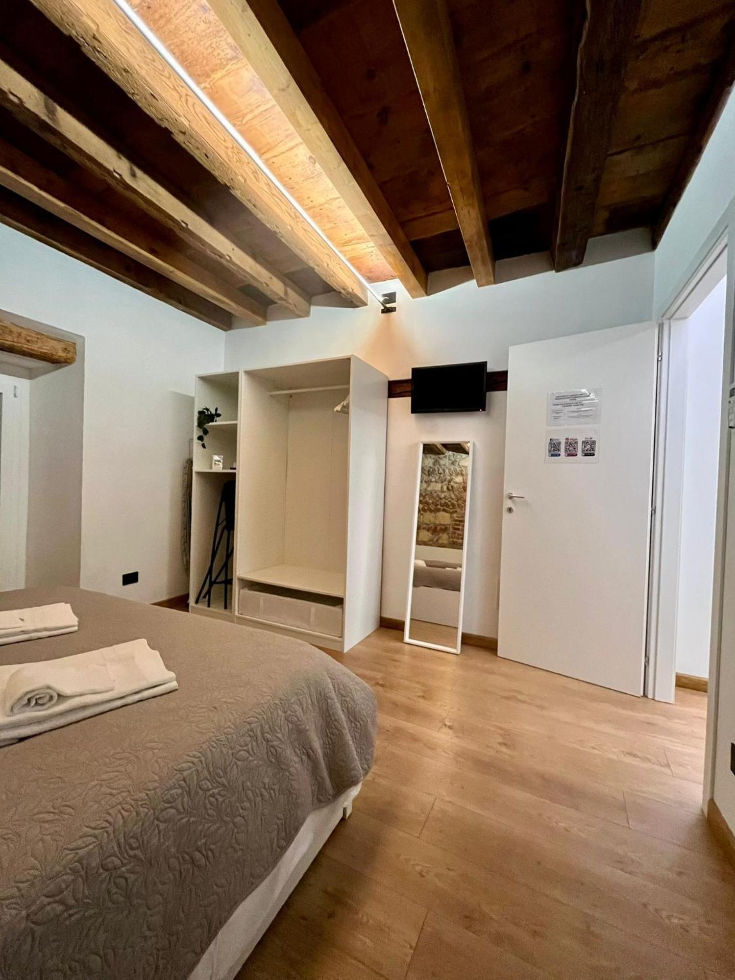 Teodorico Room & Apartment Верона Екстериор снимка